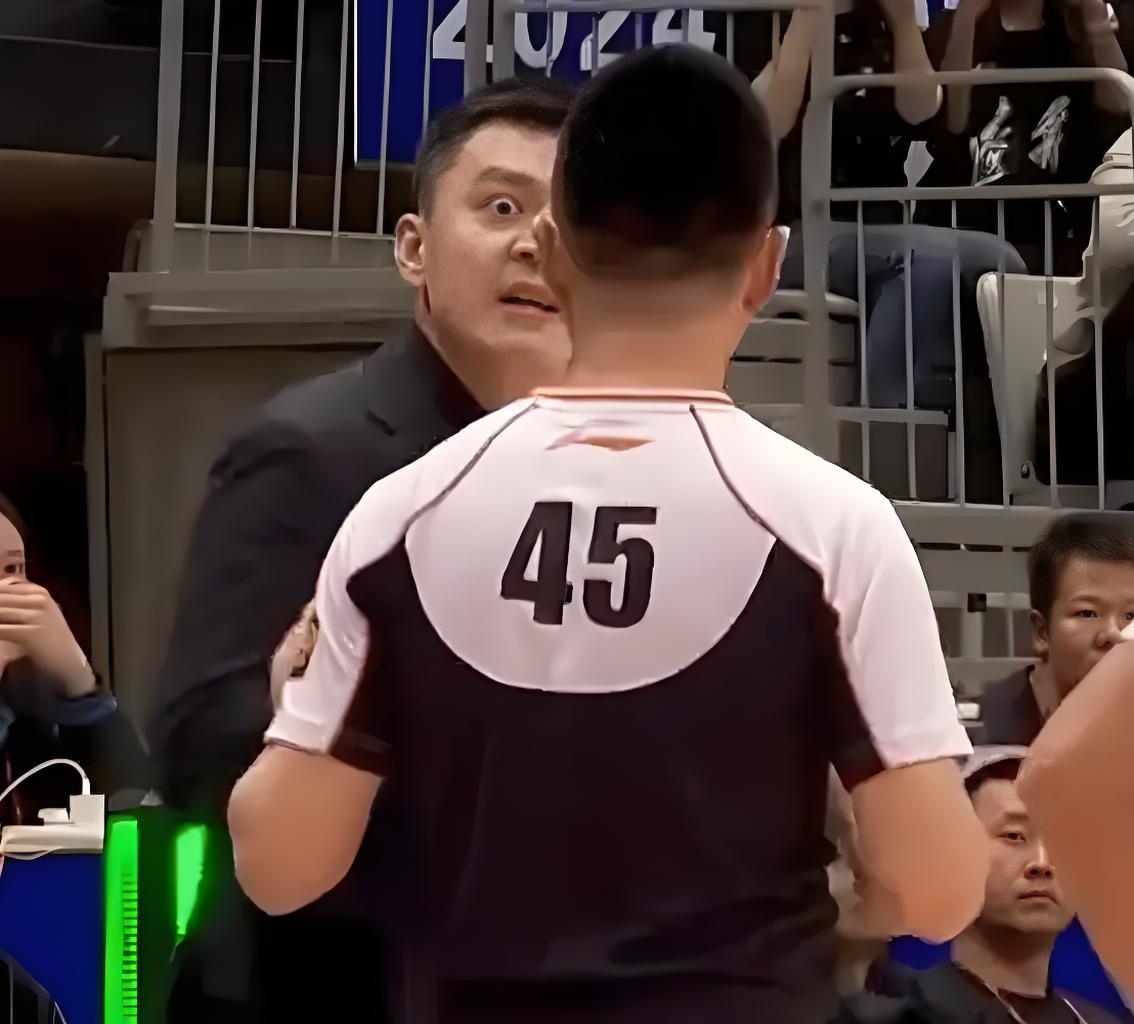 开云-清晨突围战来临,上海久事围绕NBA总决赛完成体检,悬念犹存,临场指挥获称赞的简单介绍-开云