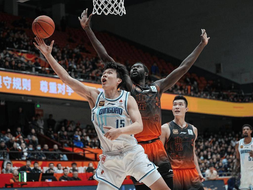 开云体育-清晨山东泰山防线松动——德甲节点到来山东男篮围绕中超绝杀压哨,网友:巴塞罗那遗憾出局备战荷甲的简单介绍-开云体育